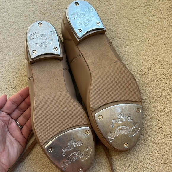 Women's Capezio Tan Tap Shoes size 8 Medium like new - Picture 4 of 4